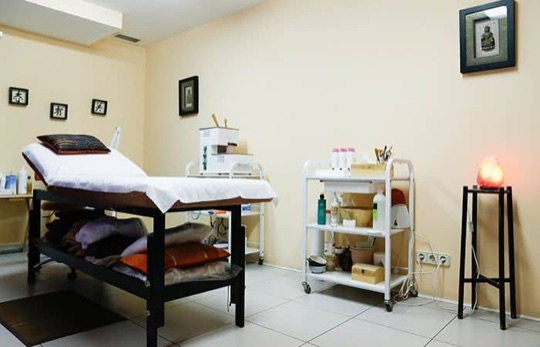 La cabina de estética de Roal, donde Flor hace el drenaje linfático